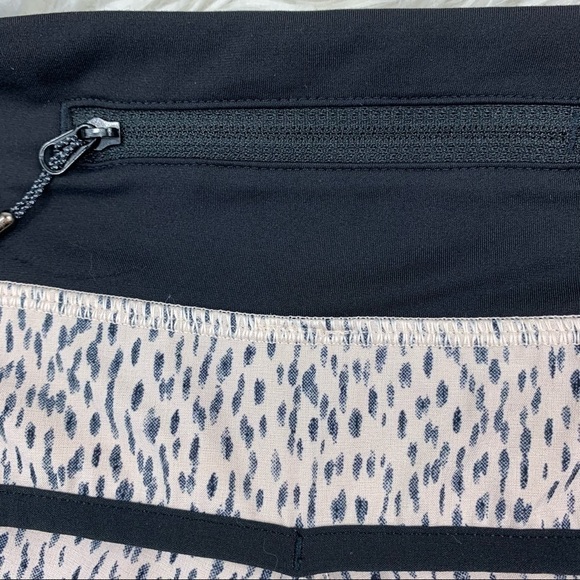 𝅺lululemon Run Speed Short Dottie Dash Grain Black - Picture 7 of 11